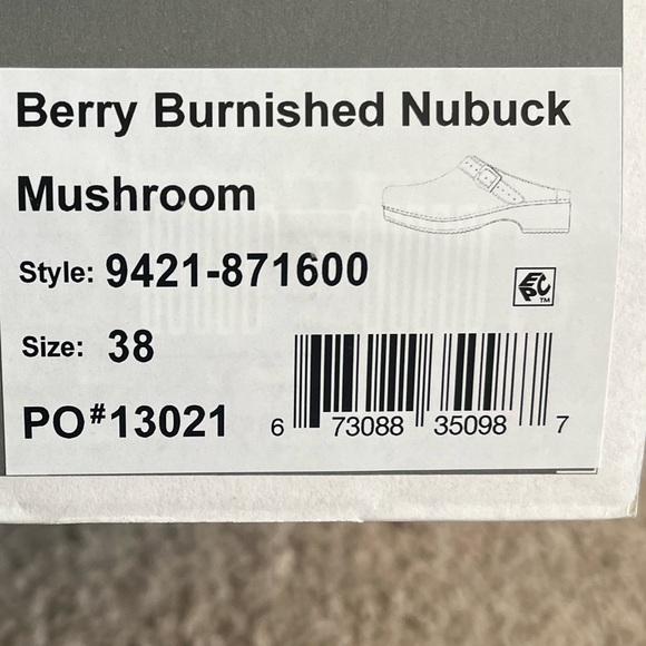 NIB Dansko Sz 38 Berry Burnished Nubuck Clogs - Picture 3 of 7